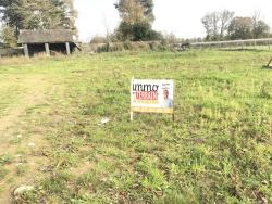 t�rrain constructible non viabilis� en plein bourg de TREFFIEUX.
