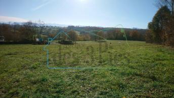 Terrain constructbile 2 000m2 avec vue sur montagnes

