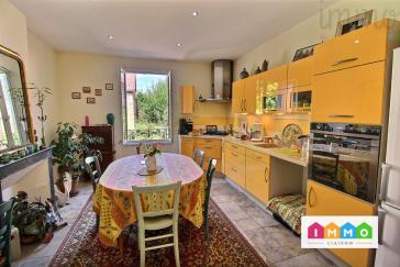 A Vendre REVIGNY SUR ORNAIN maison de ville 222 m� 10 pi�ces
