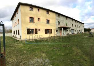 Immeuble de rapport � terminer
