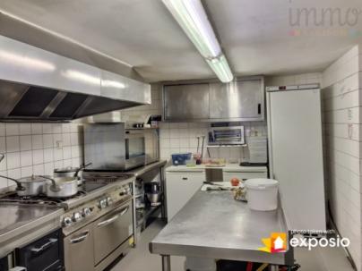 Vends fonds de commerce d'un restaurant r�nov� + location des murs et de l'habitation d&ap