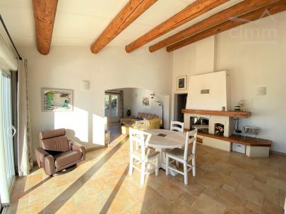 Maison T5 avec jardin et double garage
