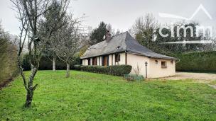 CHARMANT VILLAGE LONGERE DE CARACTERE, 2 CHAMBRES DEPENDANCES 
