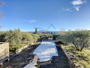 Villa avec vue dominante et piscine
