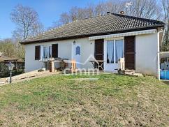 CALME ABSOLU pour cette maison sur sous-sol !
