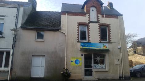 COMMERCE ou MAISON DE BOURG
