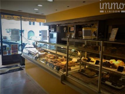BOULANGERIE Magasin + Laboratoire + Habitation

