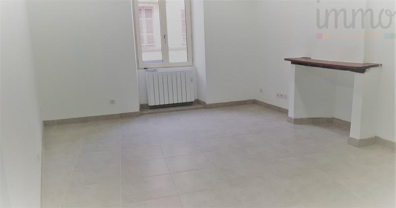 SOUS-COMPROMIS : Appartement lou� de 87.46m2 tout refait � neuf centre La Tour-du-Pin
