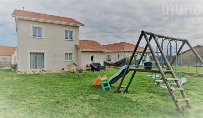 SOUS-COMPROMIS : Maison de charme de 94m2 construite en 2018 avec terrain 757m2
