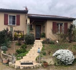 Maison autonome en �nergie de 90m2 sur joli terrain arbor�
