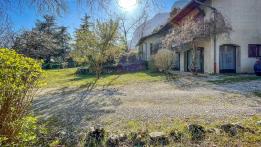 Maison individuelle - 4 chambres - Studio ind�pendant - Terrain plat d'environ 1500m� -  Garage
