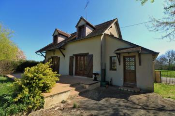 Charmante maison de campagne � St Maurice/Aveyron 45230
