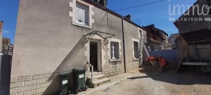 HUISSEAU SUR COSSON, A Vendre Maison � r�nover enti�rement, id�al investisseur, possibilit� g�tes
