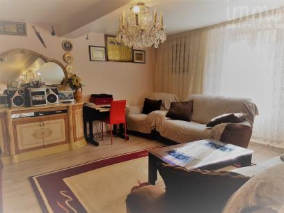 SOUS-OFFRE : Immeuble 2 appartements 180m2 + Local commercial 150m2 
