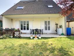8 MIN GISORS - 3 CHAMBRES - GARAGE - ECOLE et COMMERCES � pieds
