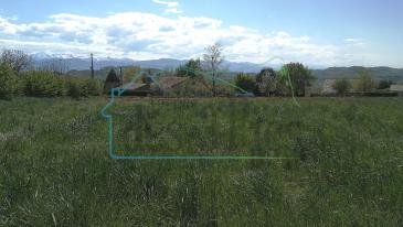 Terrain constructible de 1 000 m2 avec vue Pyr�n�es.
