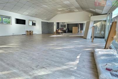COULOMMIERS 77, local commercial 
