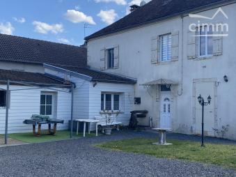 MAISON VILLAGE r�nov�e 7 Pi�ces surface habitable 210 m�
