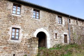 FERME EN PIERRE A RESTAURER

