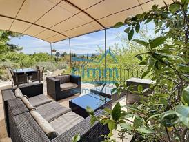 Villa avec vue d�gag�e + gite ou bureau ind�pendant
