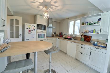  Maison 6 pi�ces � Valdivienne
