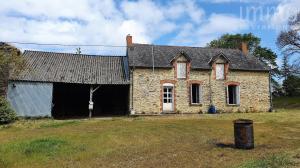 Ancienne ferme avec potentiel et hangars
