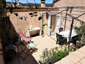 Maison de village T3 avec terrasse

