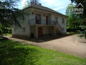 Varennes le Grand. Maison 98m�  au coeur du village. 

