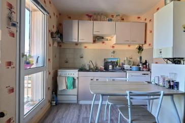 Longvic : Appartement T4 de 81,85 m� habitable, 2 balcons, une place de parking a�rienne et une cave