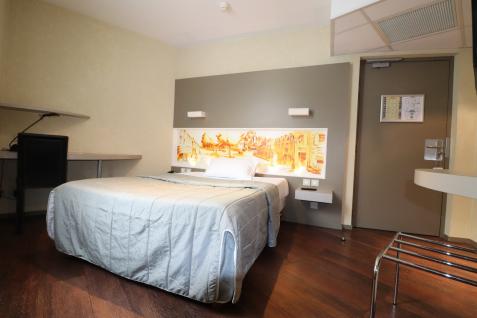 H�tel 3 �toiles � Dole 
