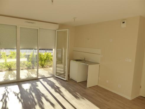 Dijon Sud, Chen�ve, location appartement T2 avec terrasse et place de parking.
