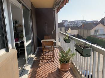 DIJON, Secteur Jouvence -  Appartement T4 de 84 m�, 2 chambres, balcon, cave et garage.
