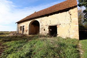 GRANGE A REHABILITE DE 320M� SUR TERRAIN DE 726M�
