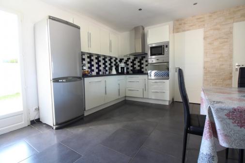 Maison individuelle, plain-pied, 2 chambres, terrain 1060 m�
