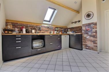 SAULON-LA-RUE: T3 de 63.90m�, r�nov� avec cachet
