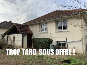 CHENOVE ; Maison individuelle de 85 m� de plain-pied sur sous-sol, garage, terrain de 442 m�.
