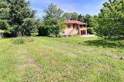 LES HAIES (69420) - VILLA SUR SOUS-SOL COMPLET AU CALME SANS VIS-A-VIS
