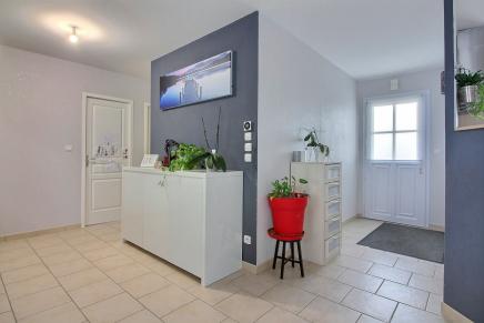 BARGES- Secteur DIJON SUD EST : Maison individuelle 3 chambres, terrain de 800 m� avec piscine
