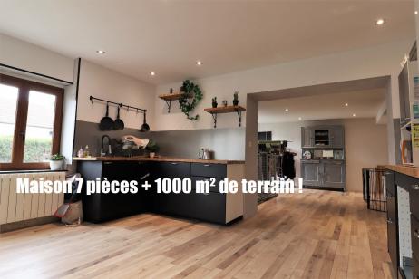 Vielverge - Ancien corps de ferme r�nov� sur spacieux terrain
