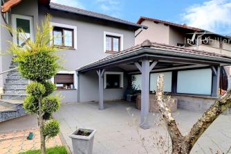 Superbe villa de standing dans lotissement � Behren les Forbach 
