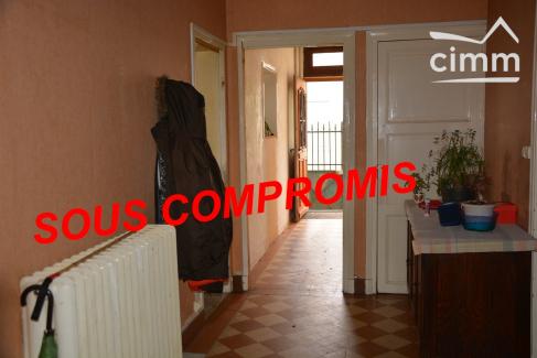Maison fort potentiel avec 5 chambres
