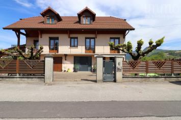 Belle maison avec de beaux volumes

