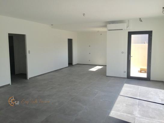 Villa neuve proche centre

