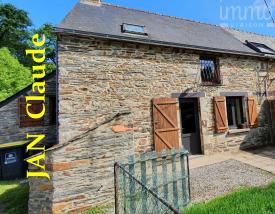 Maison en pierre d'environ 100 m� en campagne

