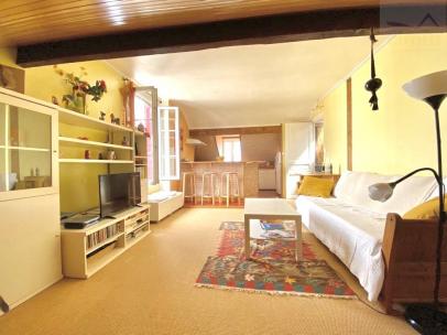 Appartement 2 pi�ces. La vache noire atypique et charme ancien
