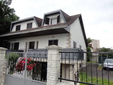 2 PIECES - QUARTIER CALME - 
