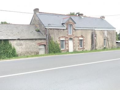 Lot de 3 logements pour une surface de 230 m� sur 1915m� de terrain en pleine zone artisanale.
