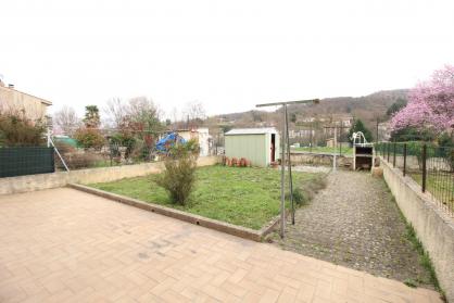 A vendre une maison de lotissement de 98m� avec 3 chambres, jardin 
