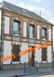 Maison de ville 2 chambres proche gare avec terrain 250m2
