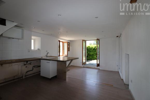MAISON DE VILLE A PROXIMITE DE TOUTES COMMODITES
